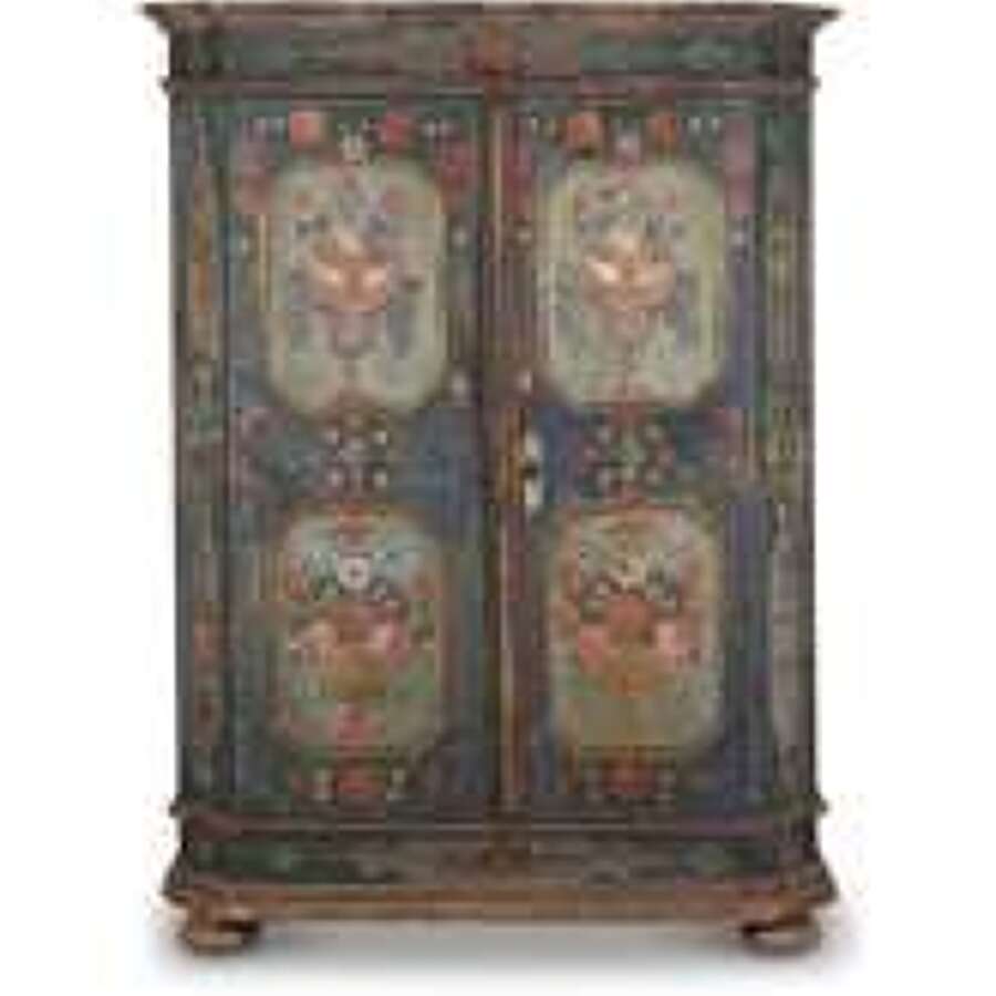 Commodes & Storage